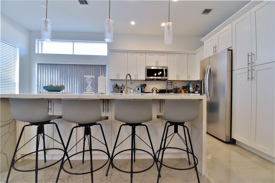 6762 Las Colinas Court