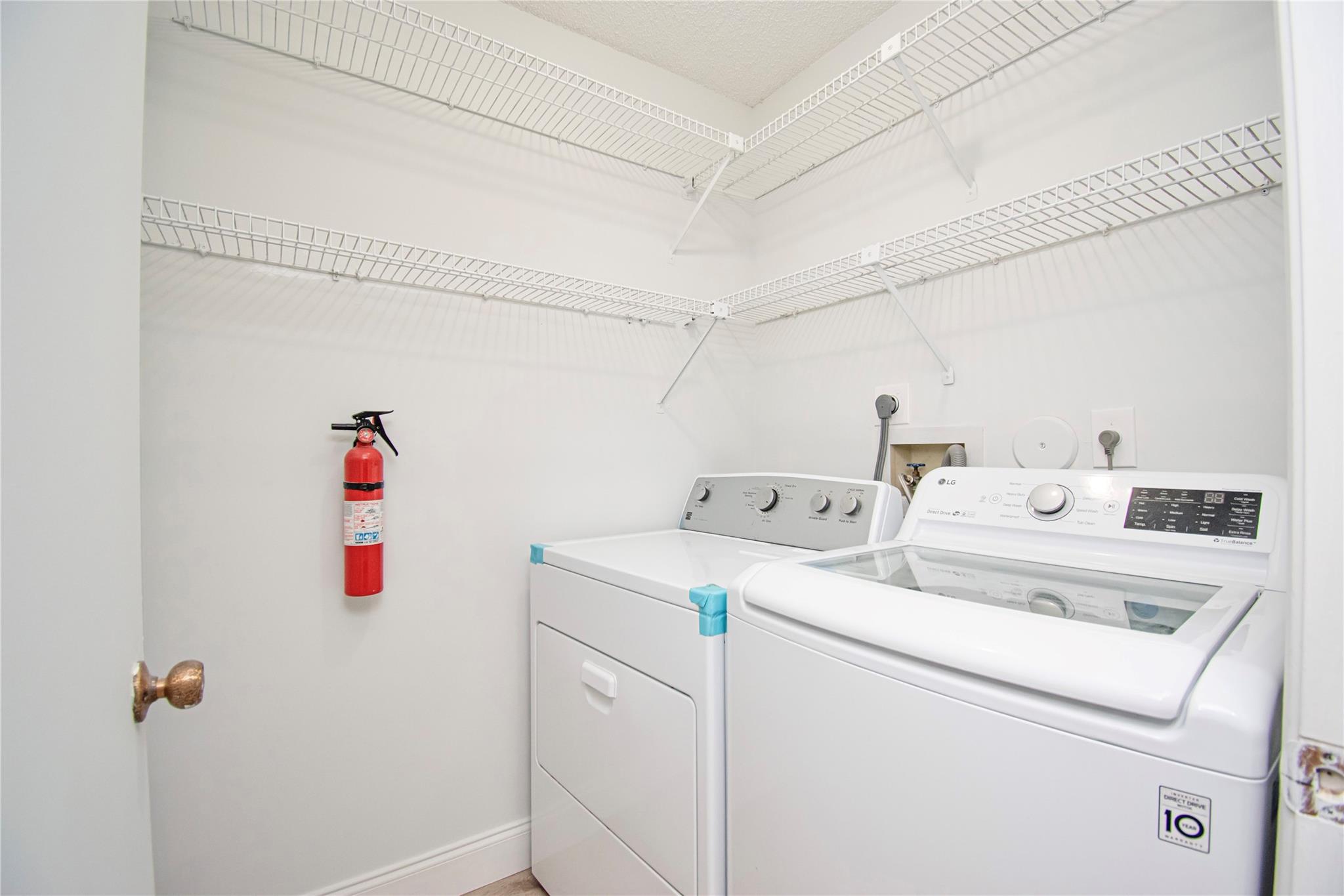 14917 Wedgefield Dr 102