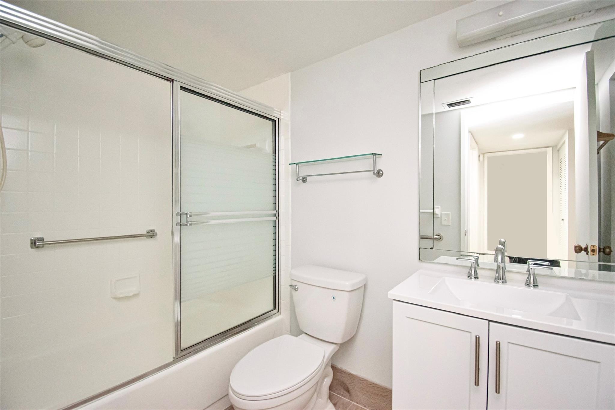 14917 Wedgefield Dr 102