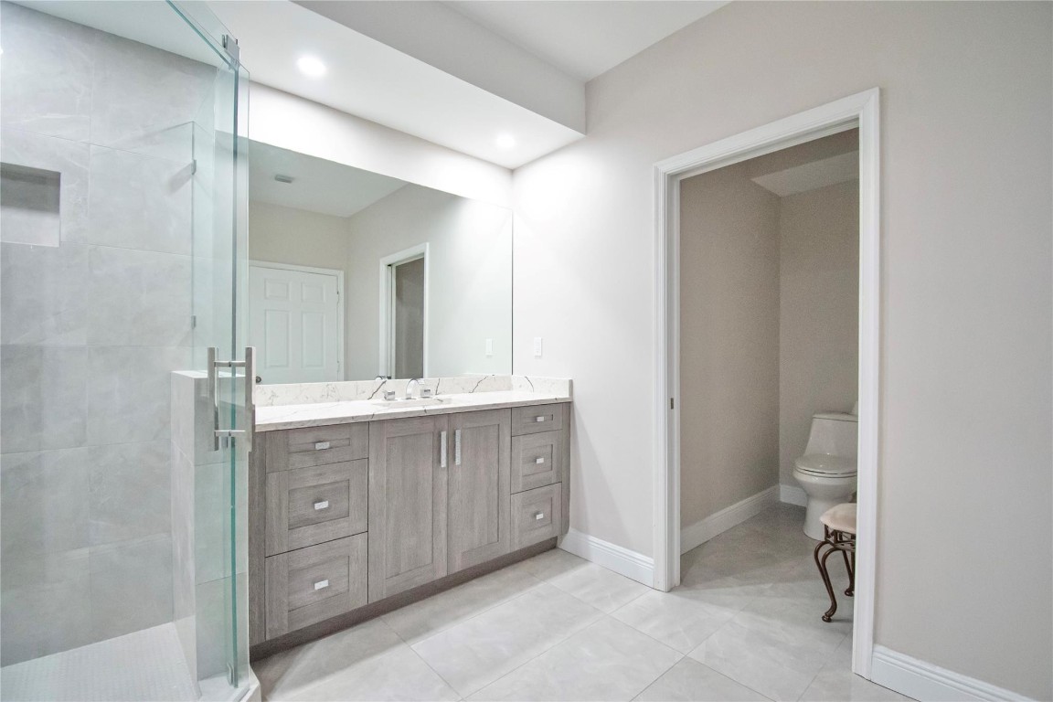 12492 Crystal Pointe Dr 201