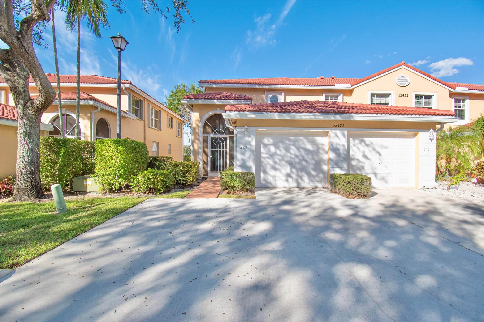 12492 Crystal Pointe Dr 201