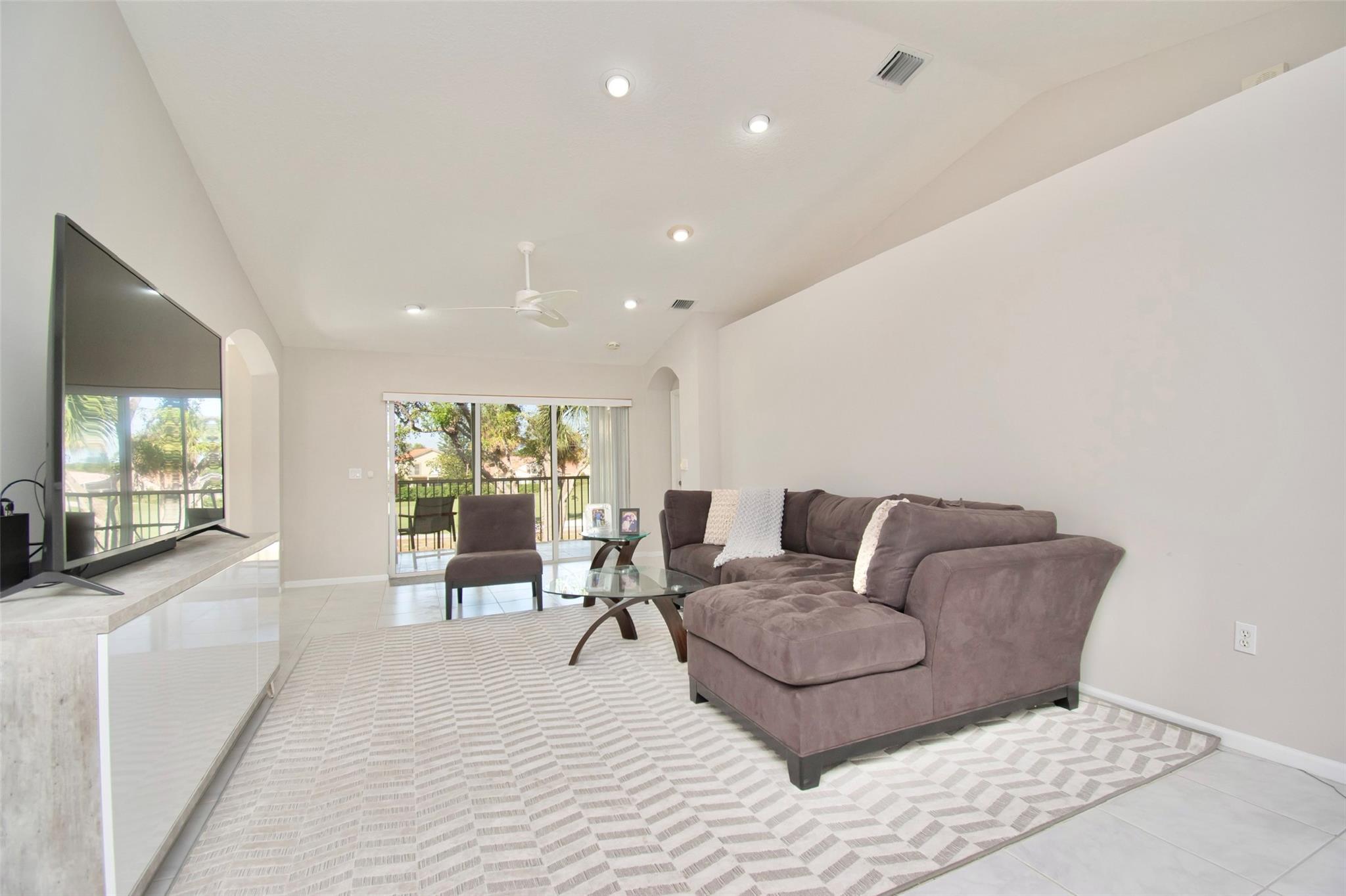 12492 Crystal Pointe Dr 201