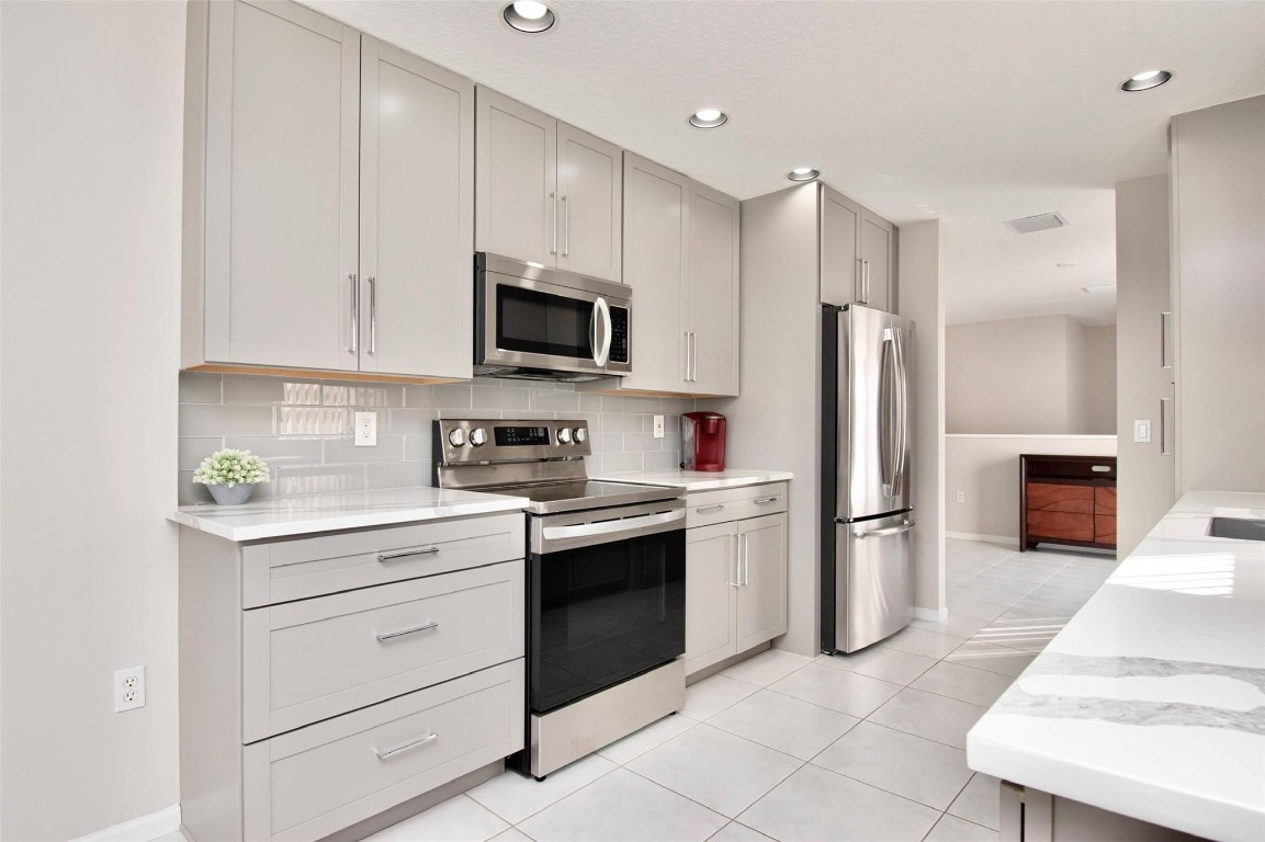 12492 Crystal Pointe Dr 201