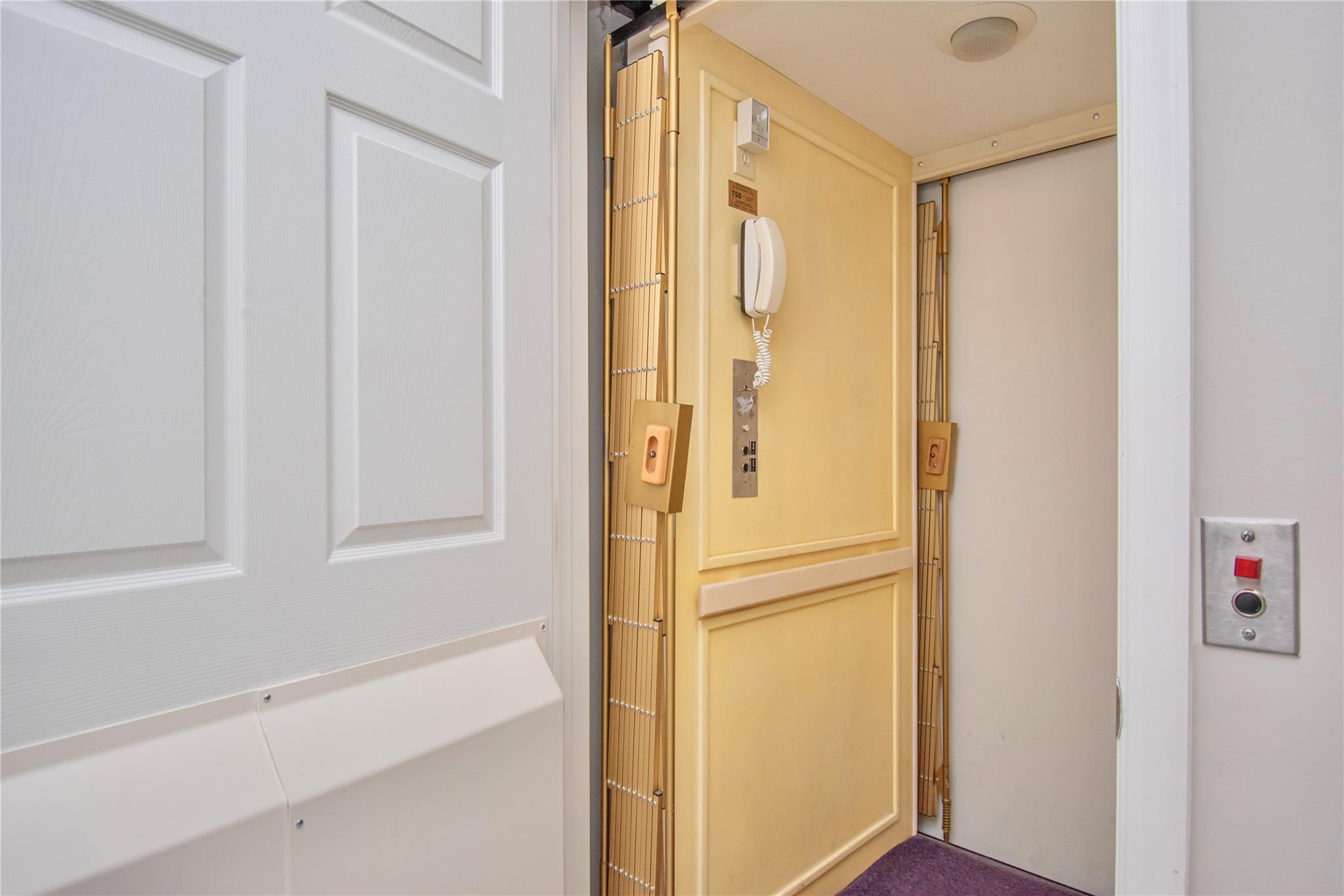 12492 Crystal Pointe Dr 201