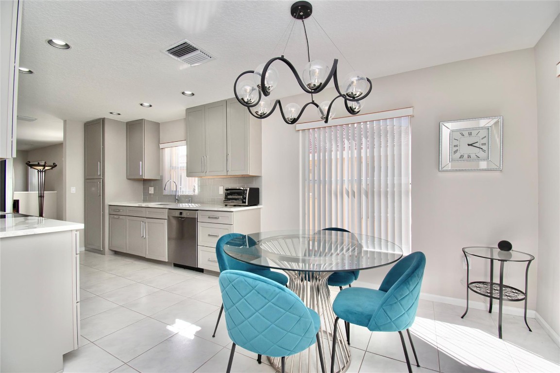 12492 Crystal Pointe Dr 201