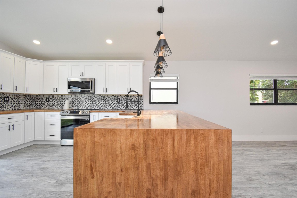 8161 Pelican Harbour Drive