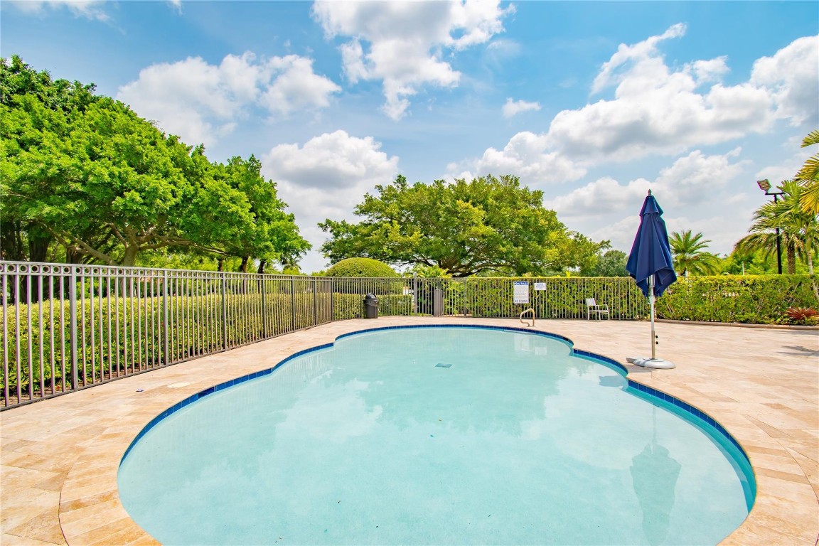 12372 Cascades Pointe Dr