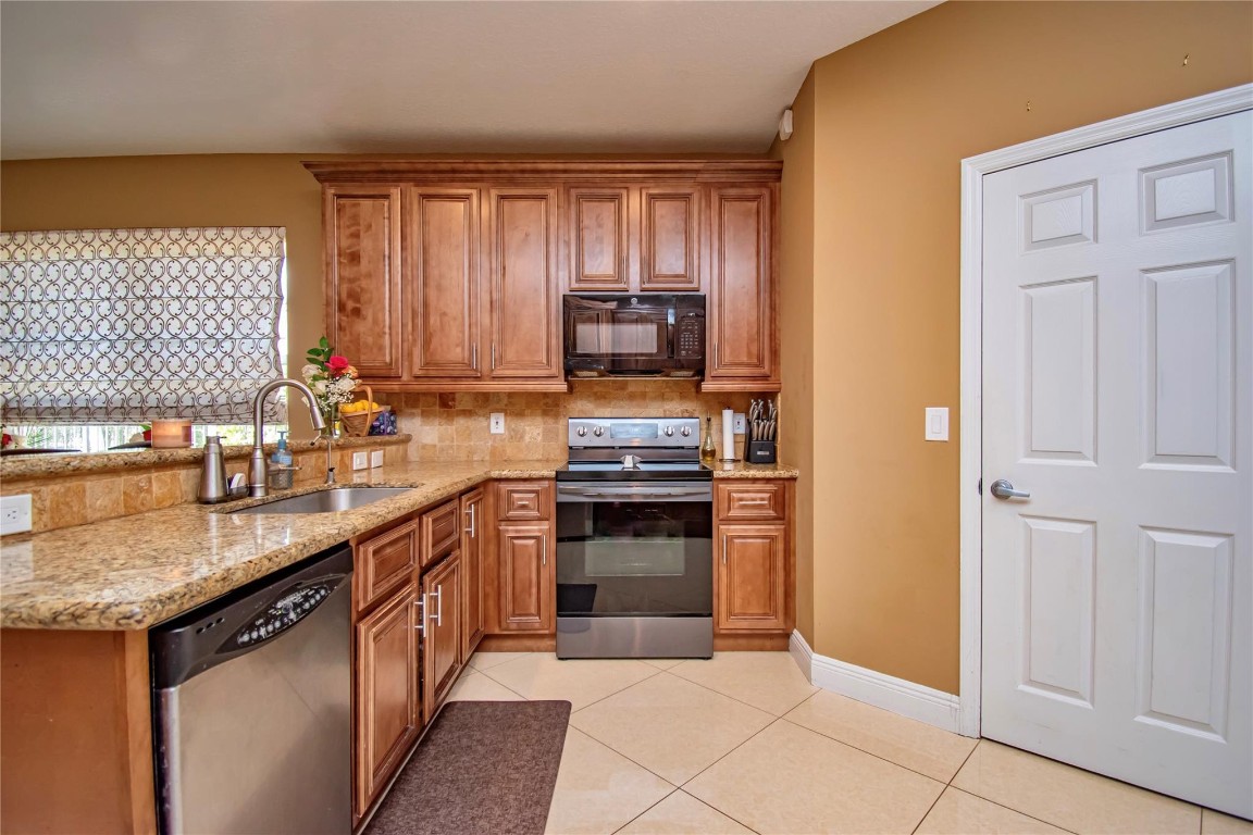 12372 Cascades Pointe Dr