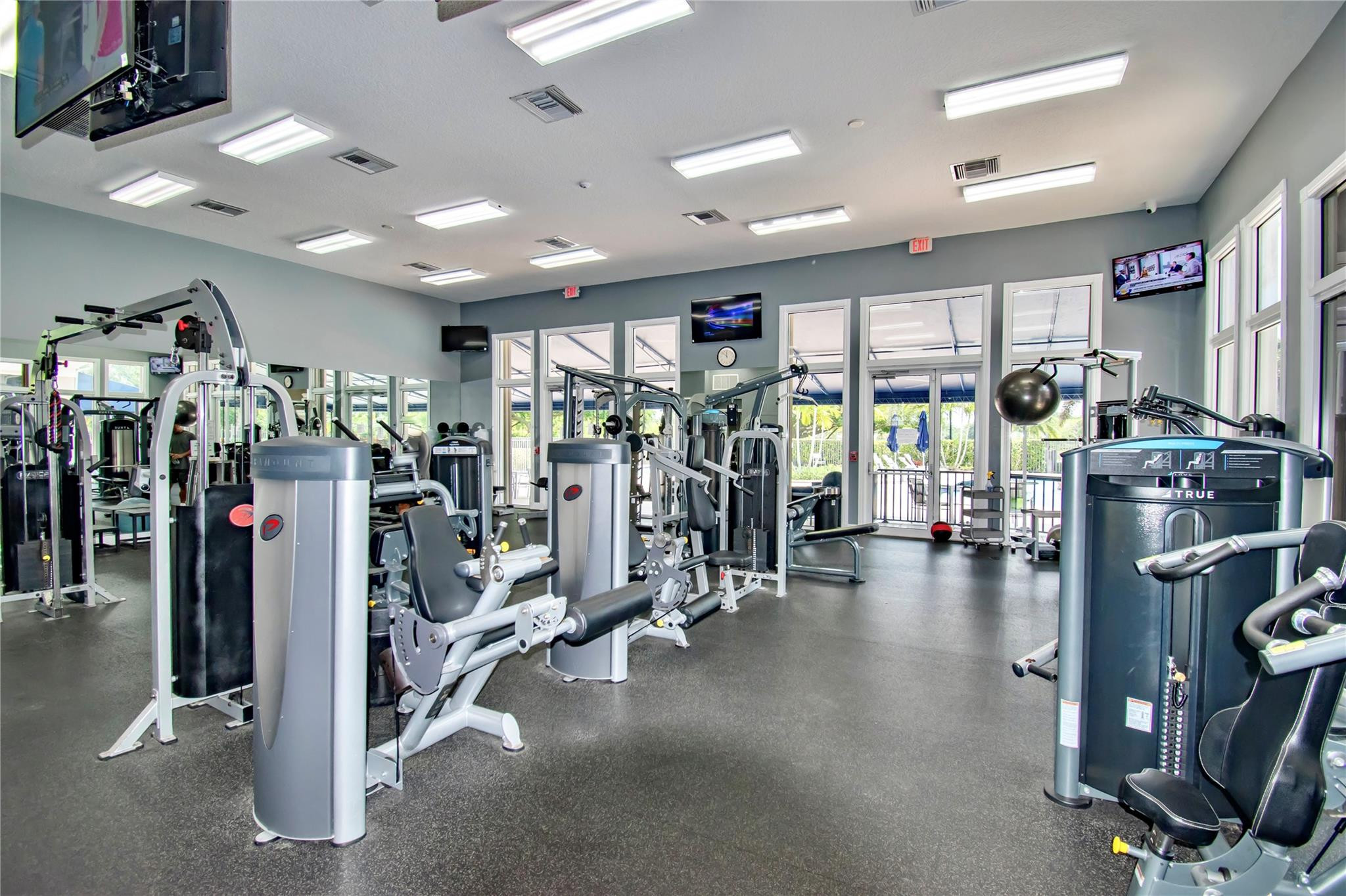 12372 Cascades Pointe Dr