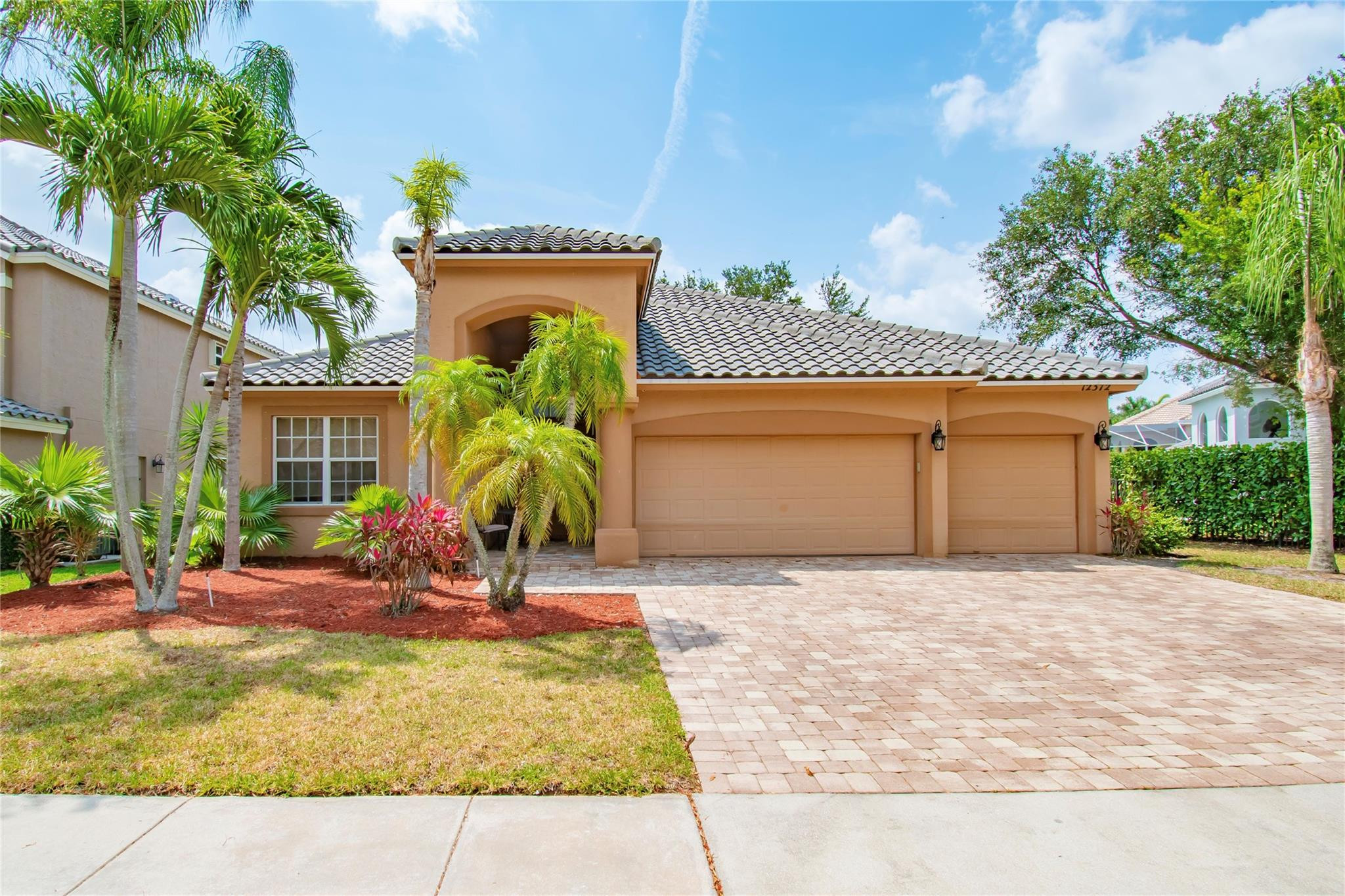 12372 Cascades Pointe Dr