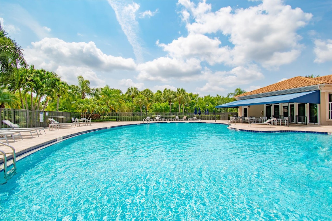 12372 Cascades Pointe Dr