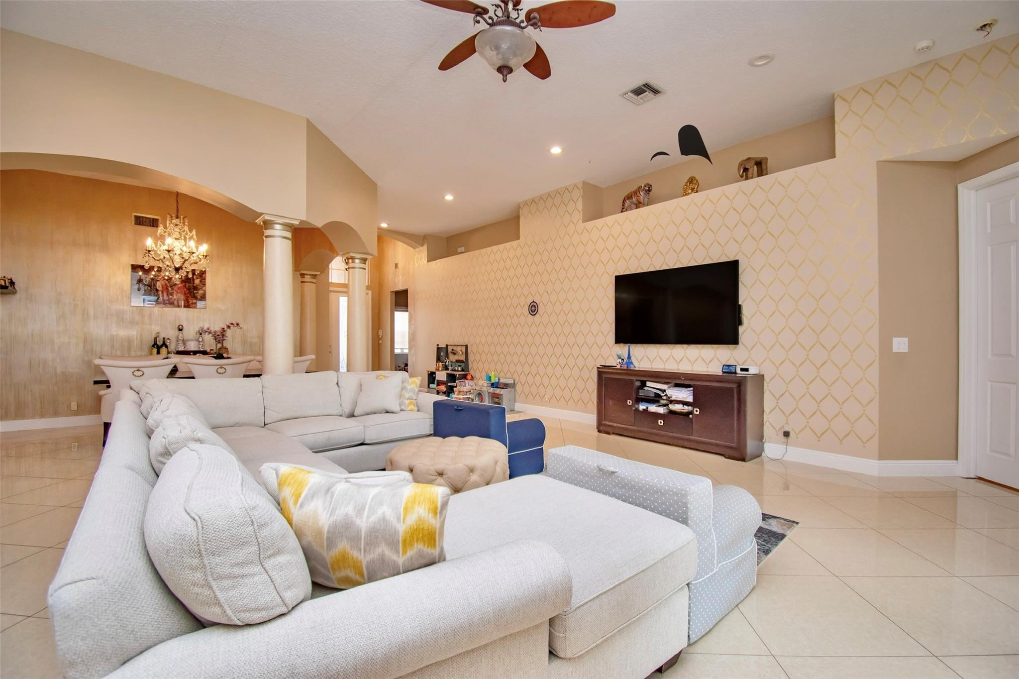 12372 Cascades Pointe Dr