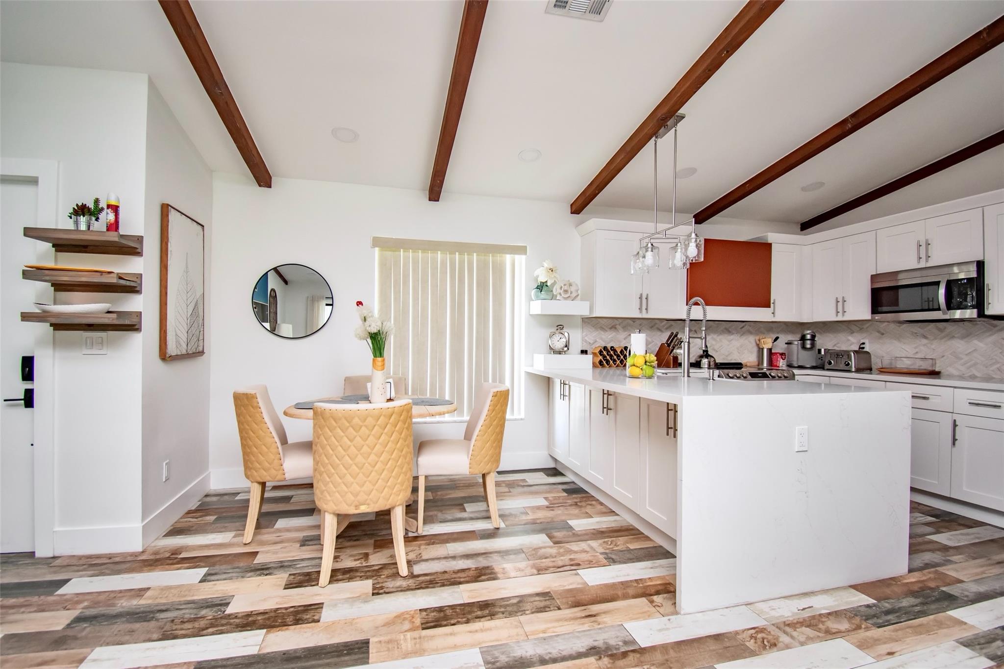 6557 Country Wood Way