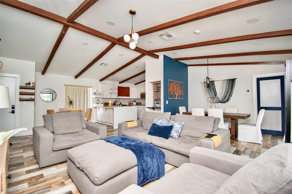 6557 Country Wood Way