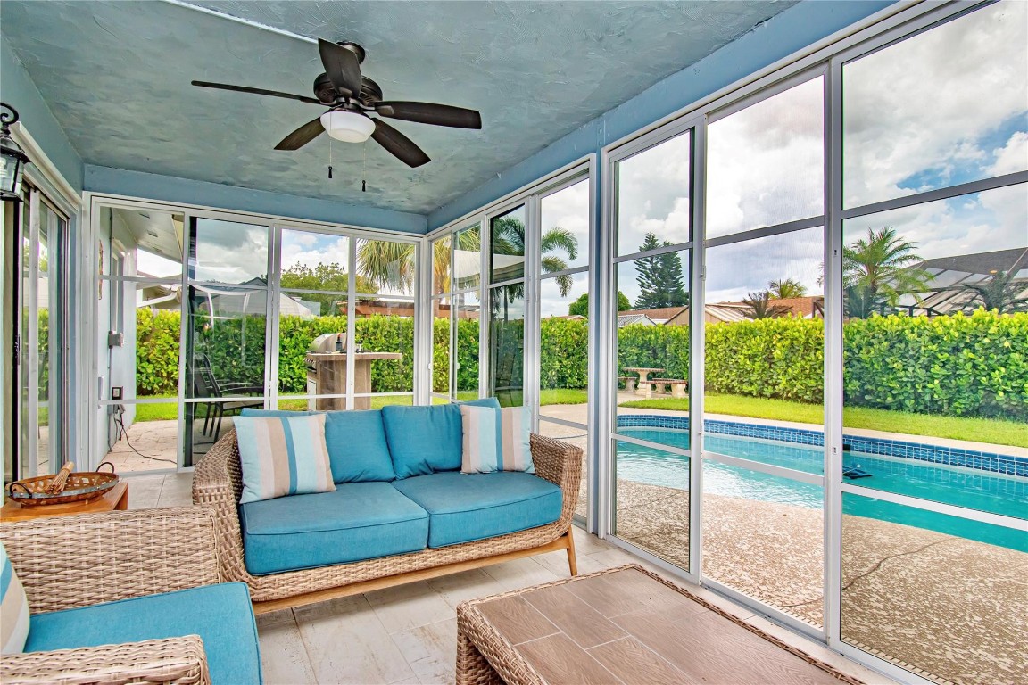 6557 Country Wood Way