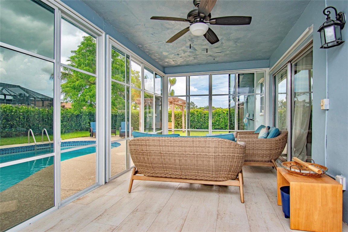 6557 Country Wood Way