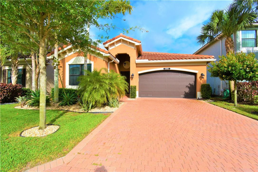 13682 Imperial Topaz Trl