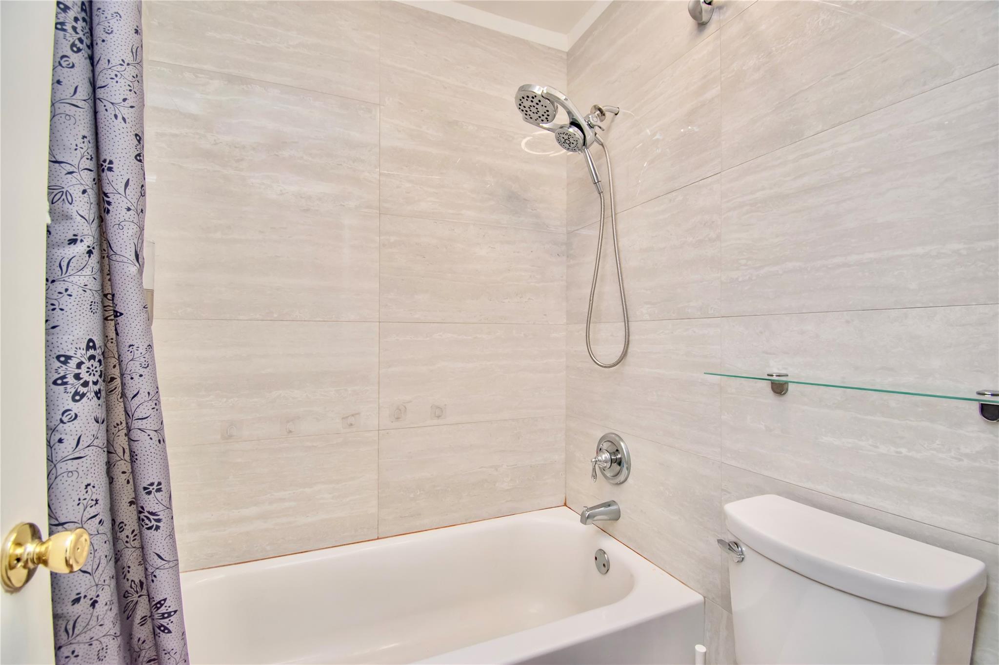 4340 Carambola Cir 703