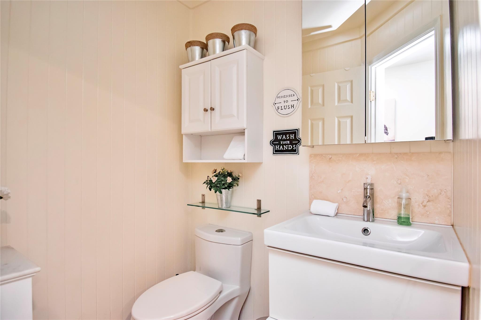 4340 Carambola Cir 703