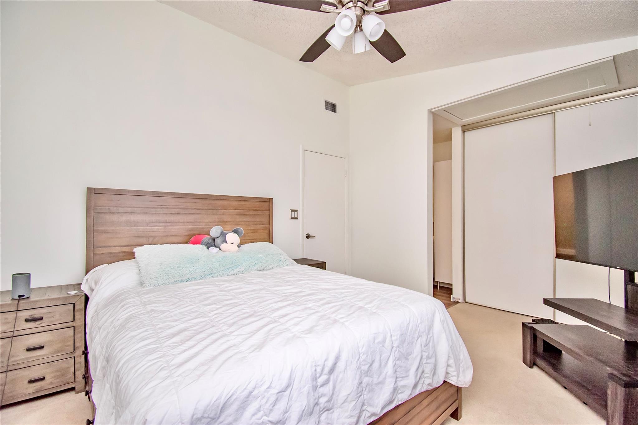 4340 Carambola Cir 703