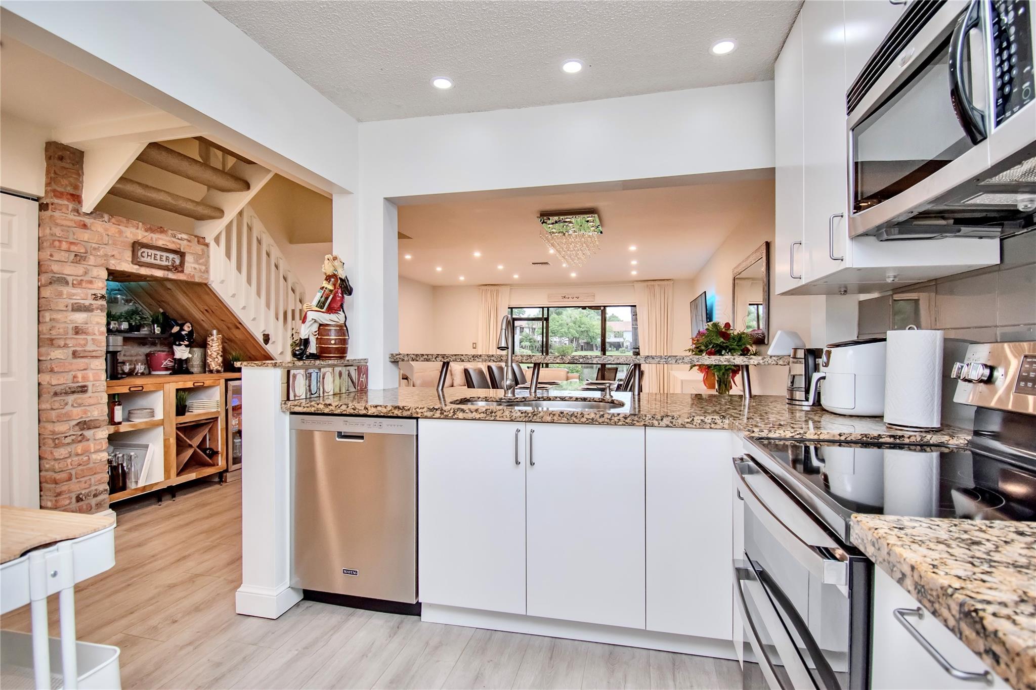 4340 Carambola Cir 703