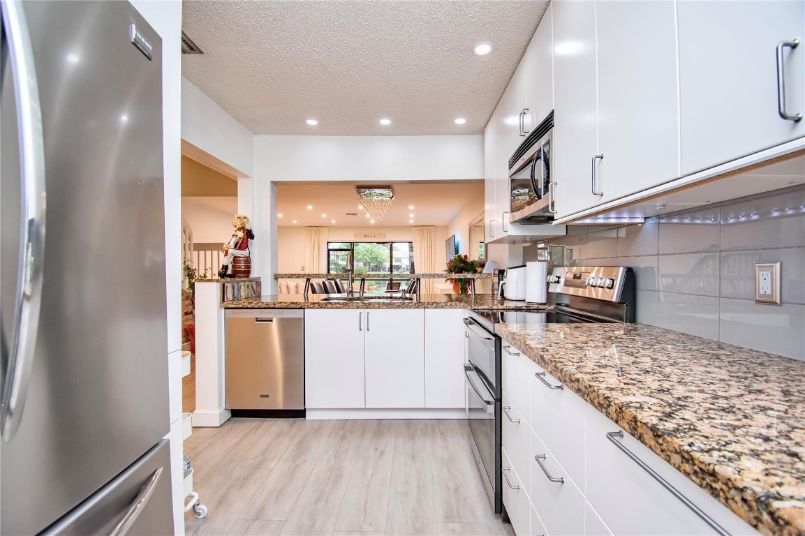 4340 Carambola Cir 703