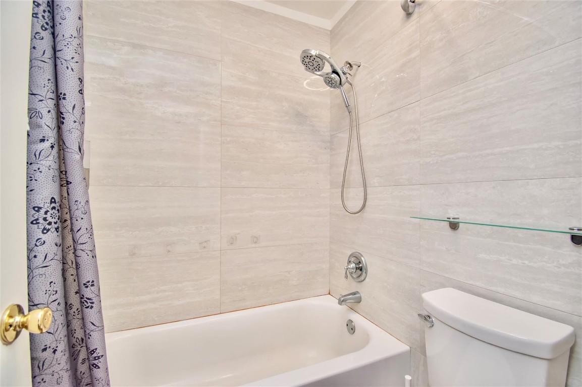 4340 Carambola Cir 703