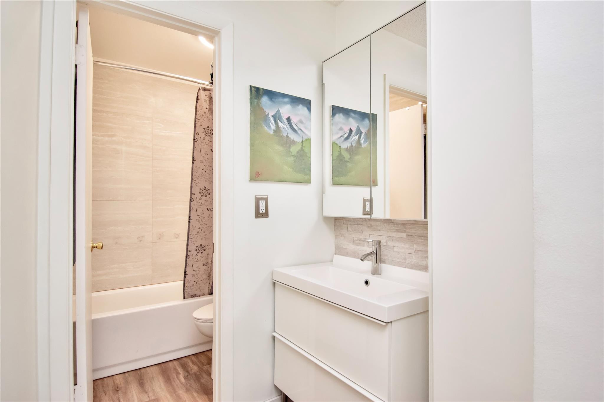 4340 Carambola Cir 703