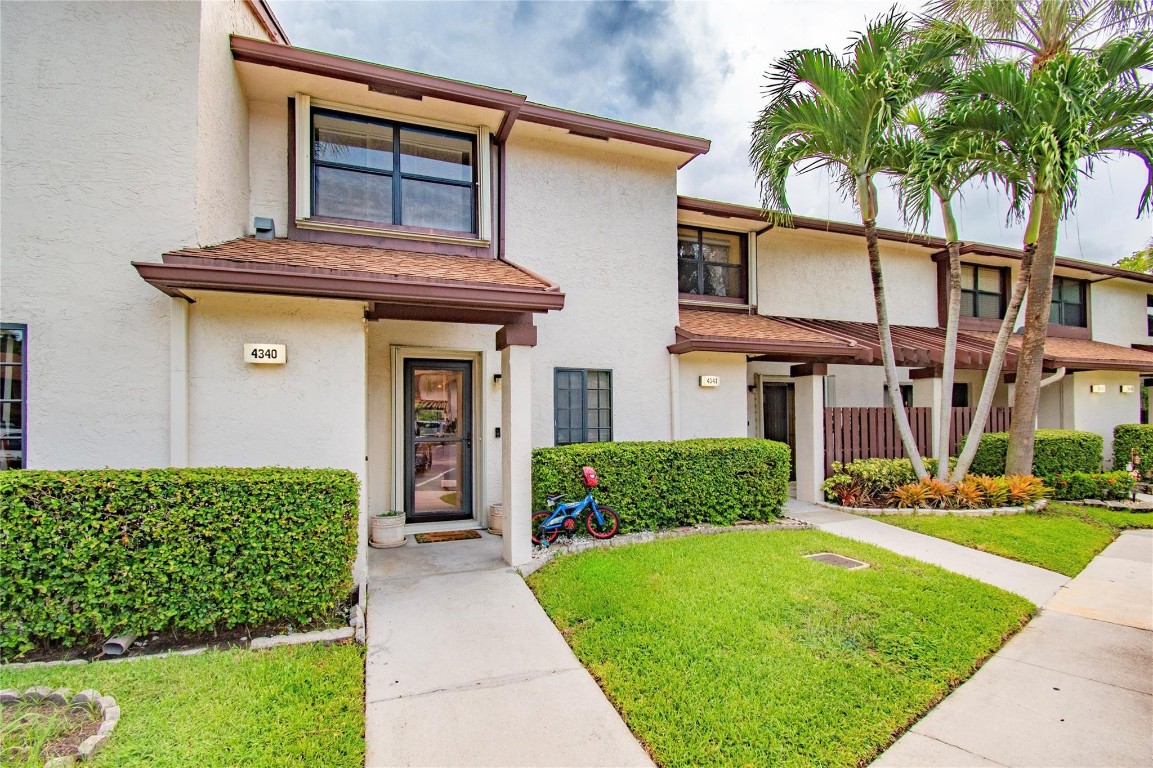 4340 Carambola Cir 703