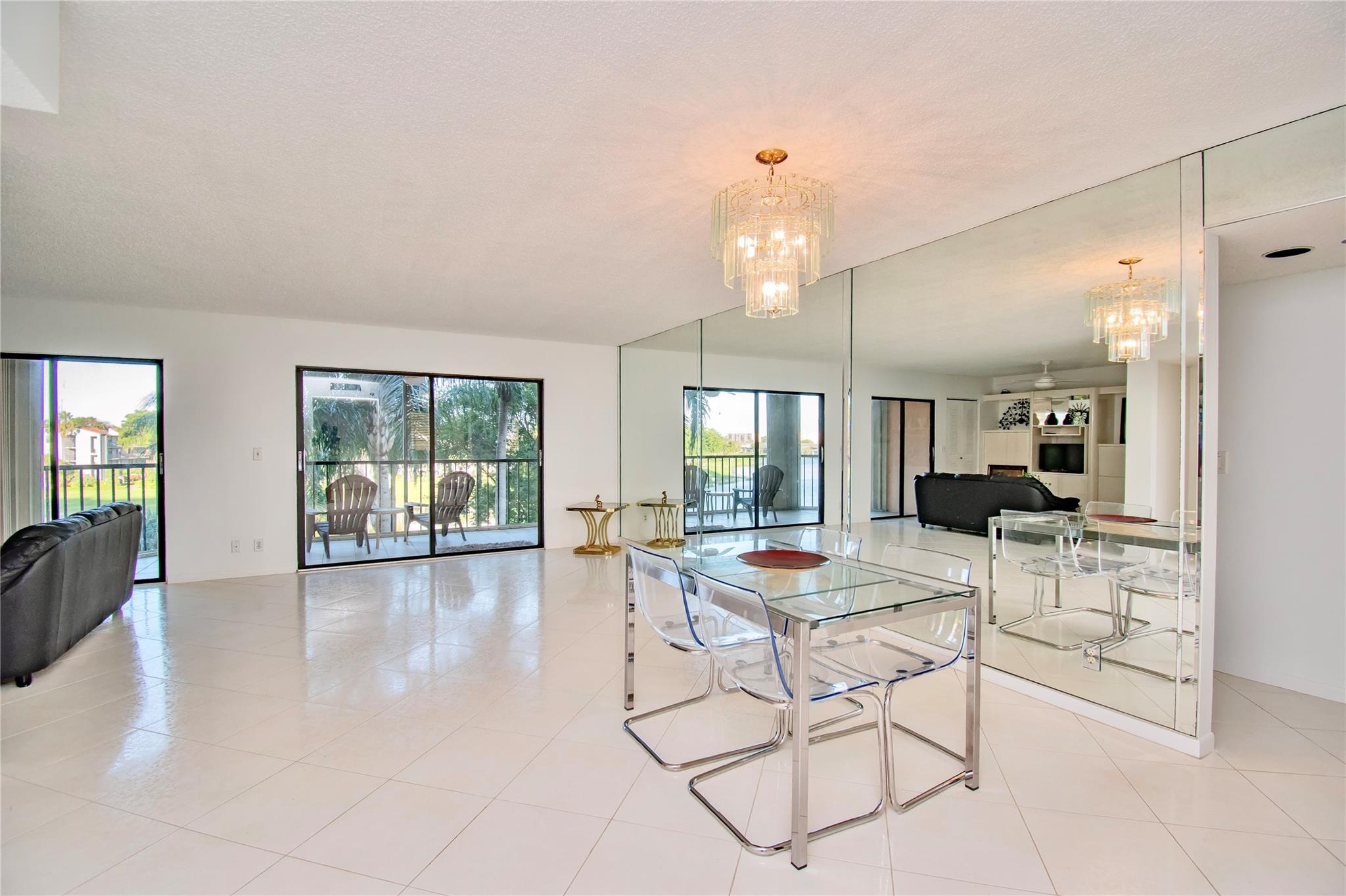 7360 S Oriole Blvd 407