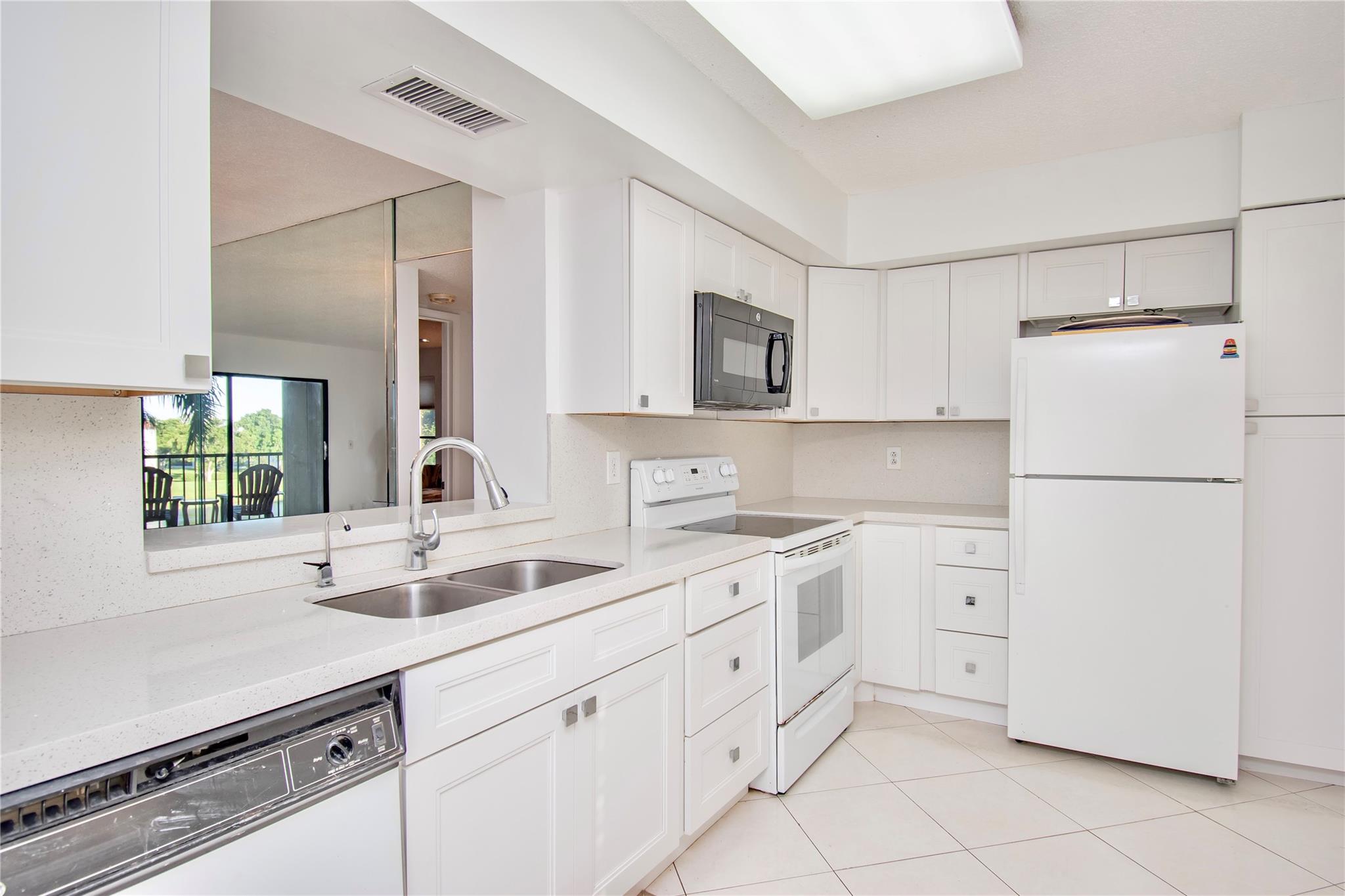 7360 S Oriole Blvd 407