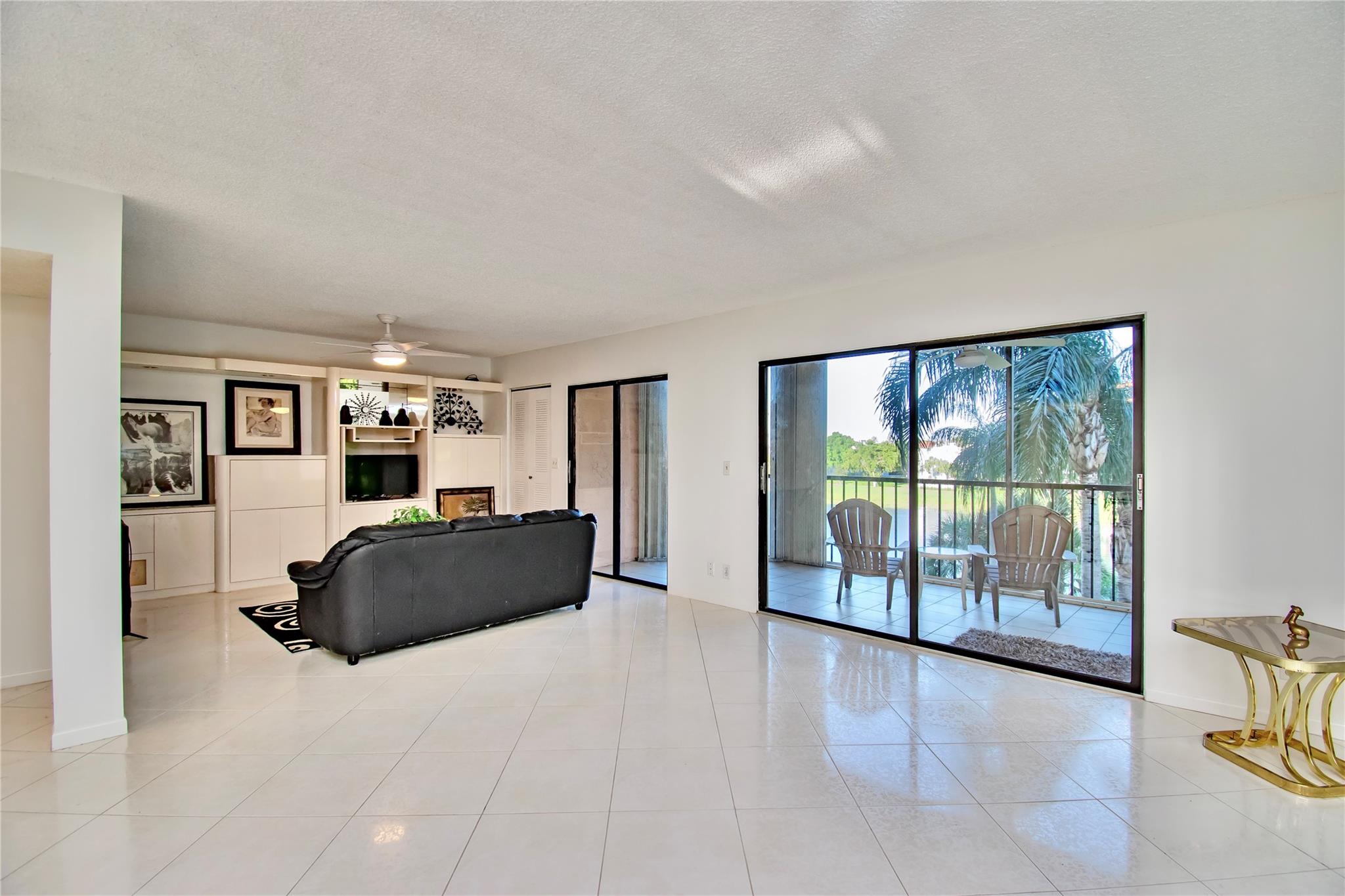 7360 S Oriole Blvd 407