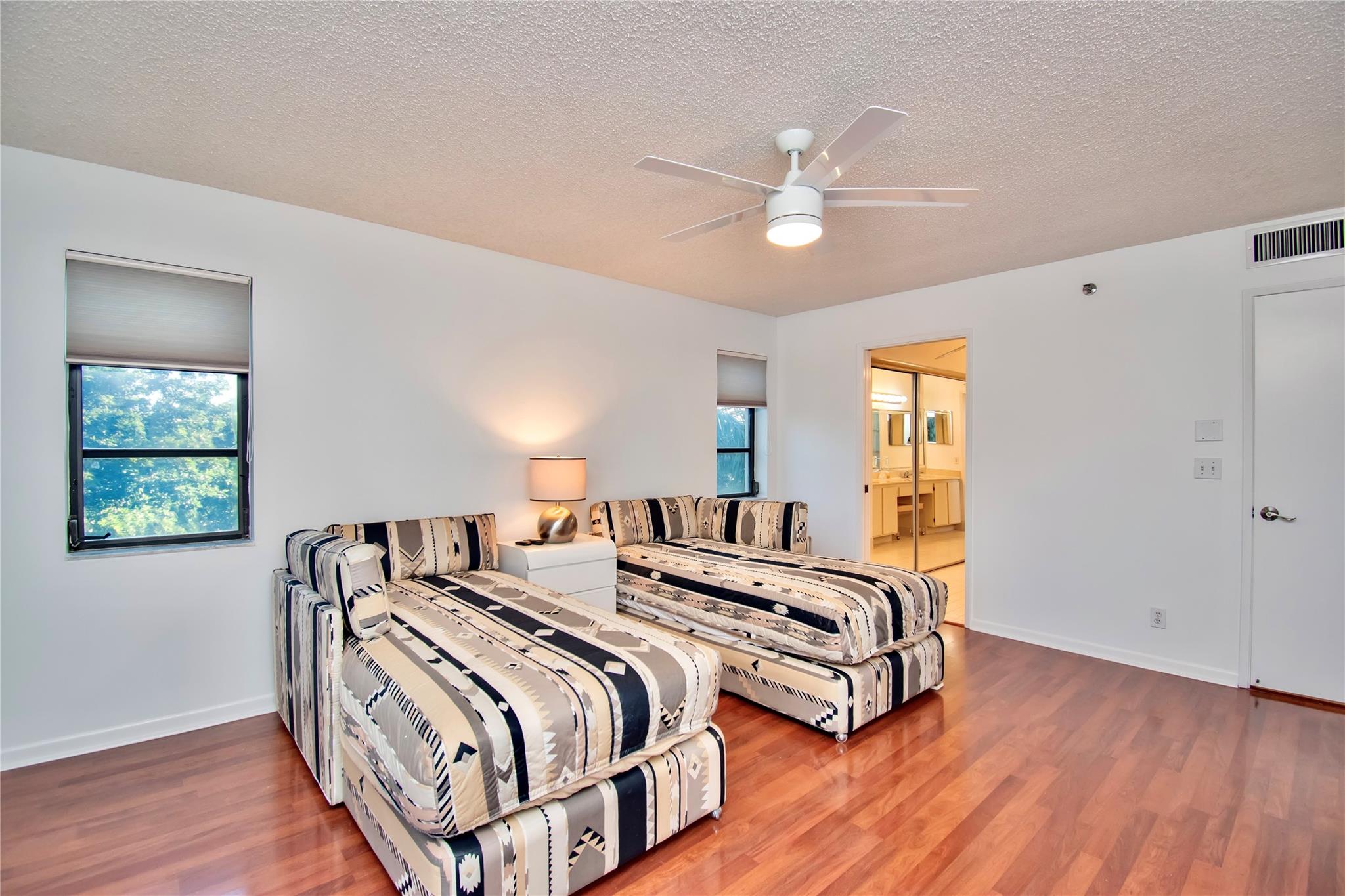 7360 S Oriole Blvd 407