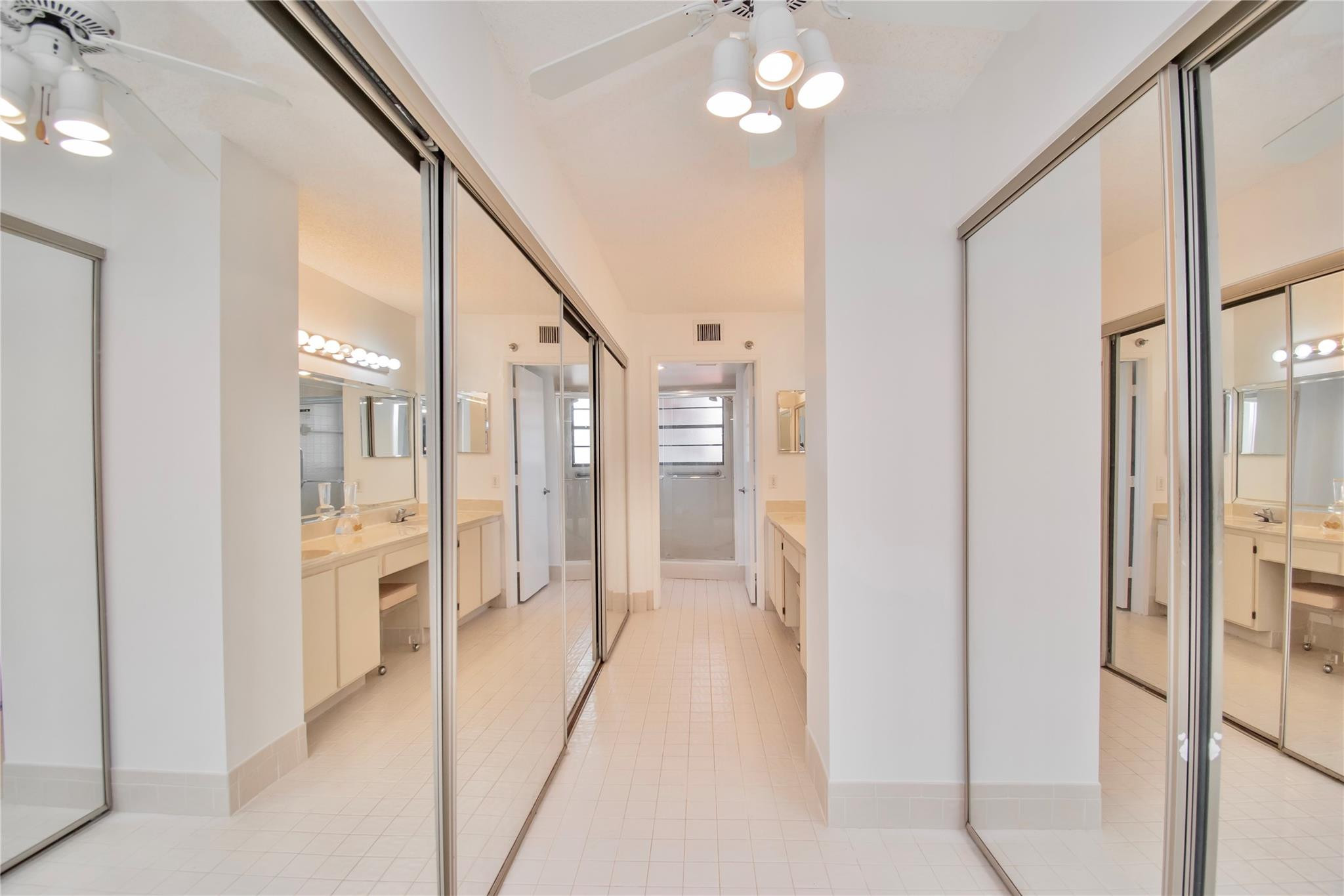 7360 S Oriole Blvd 407