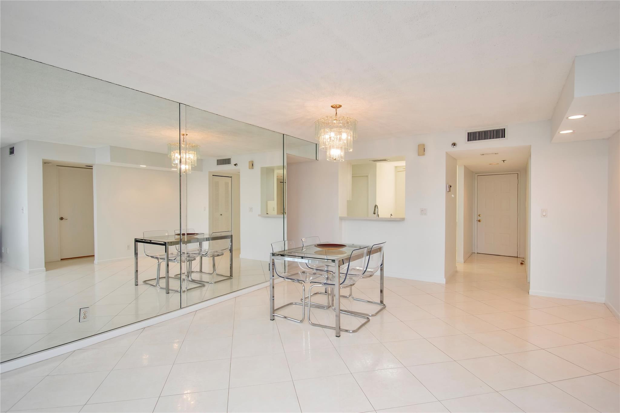 7360 S Oriole Blvd 407