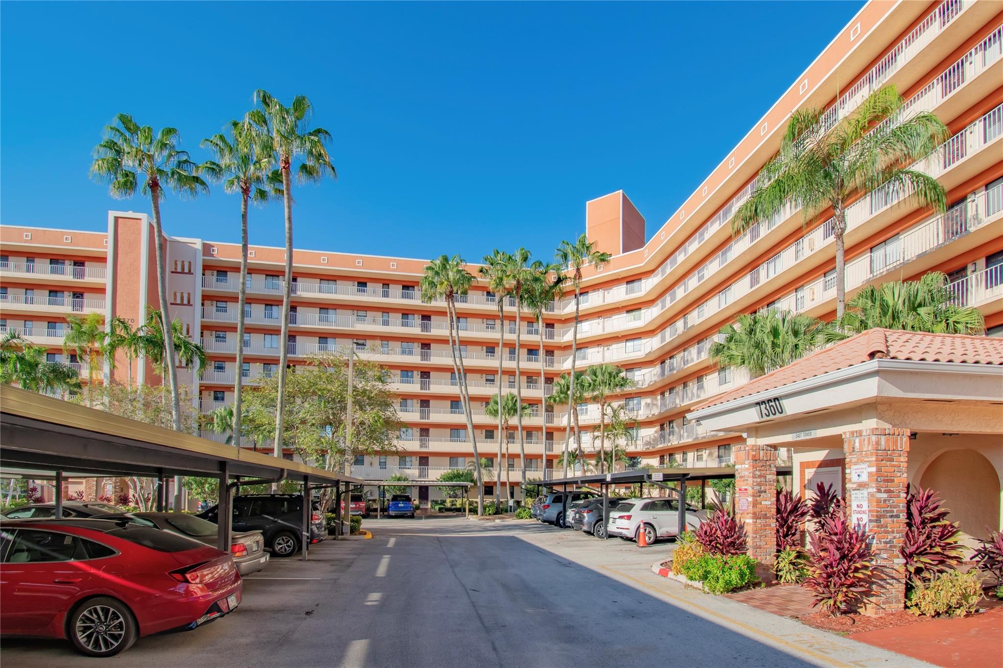 7360 S Oriole Blvd 407