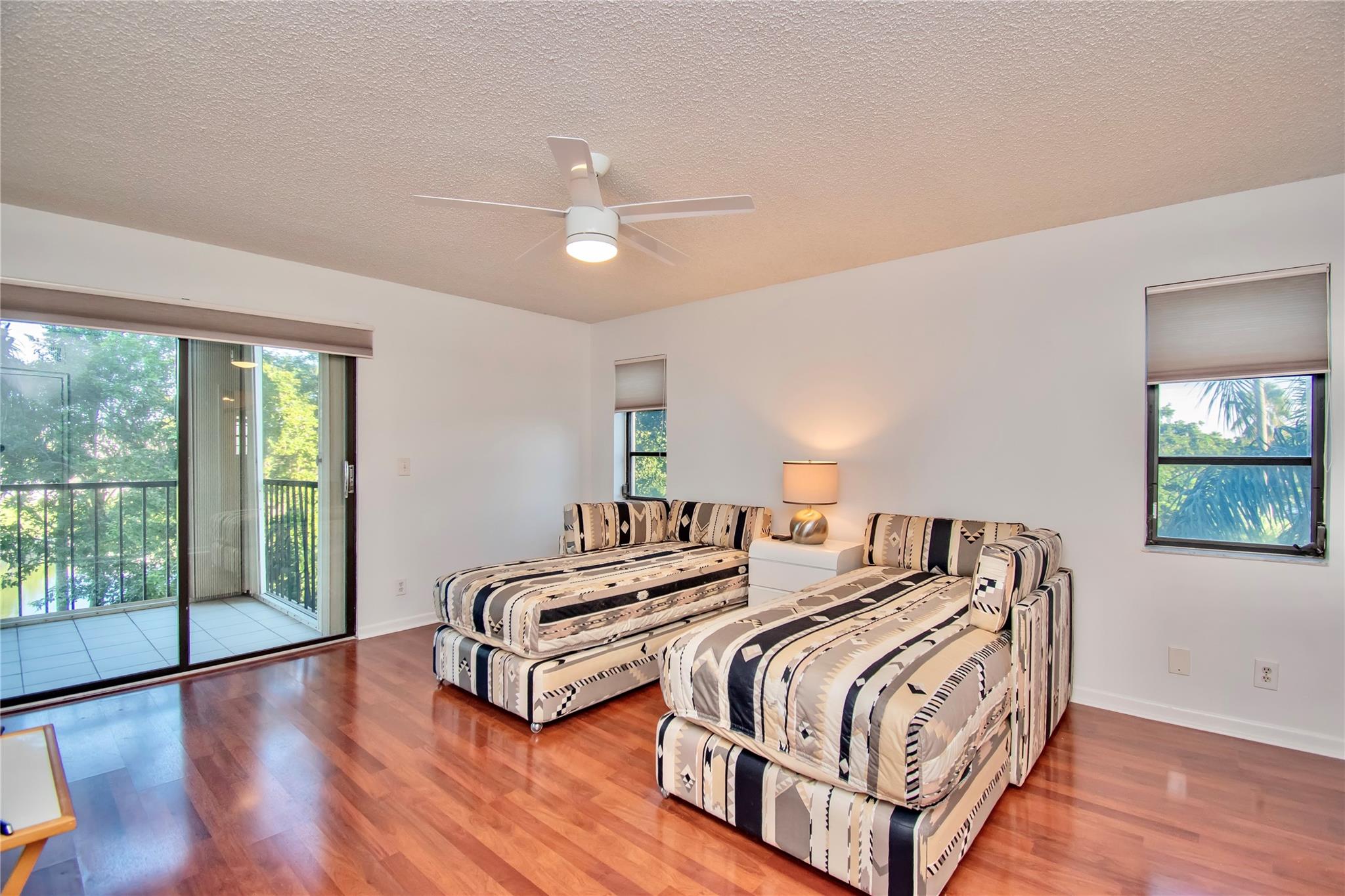 7360 S Oriole Blvd 407