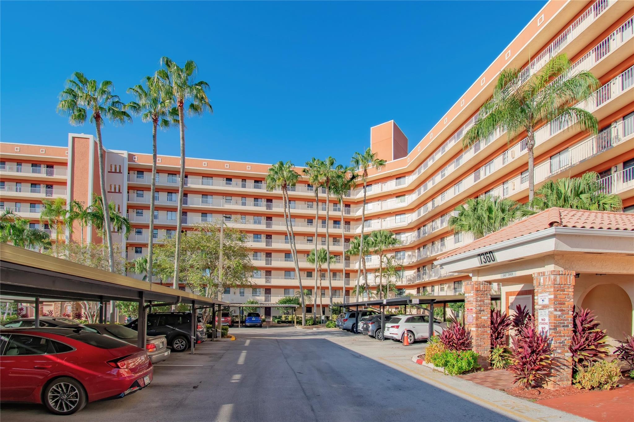 7360 S Oriole Blvd 407