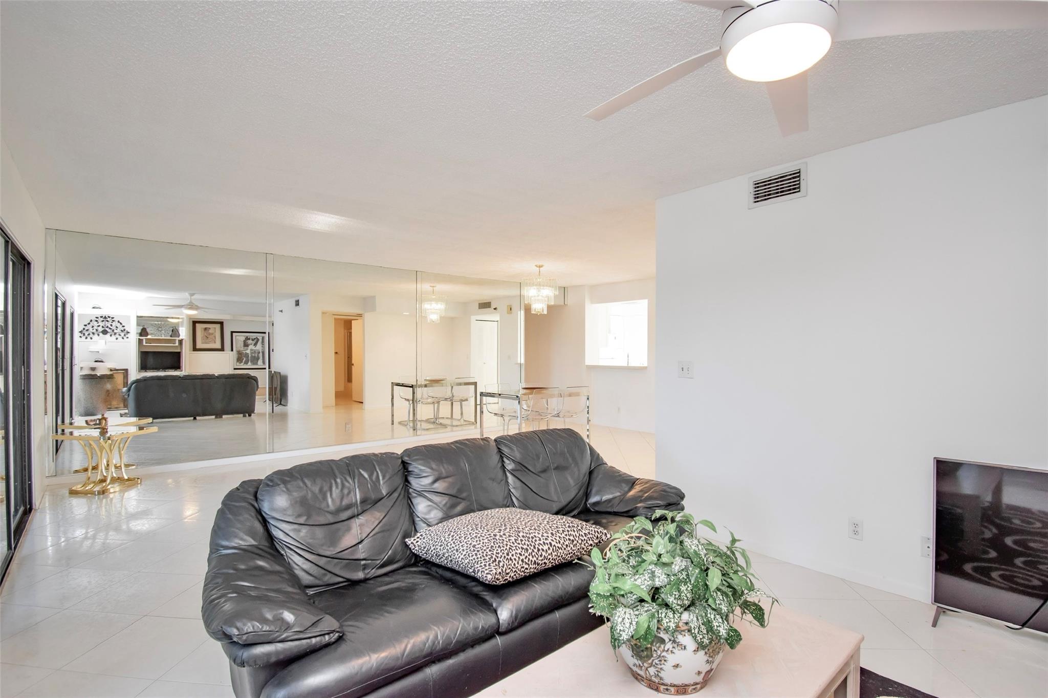 7360 S Oriole Blvd 407