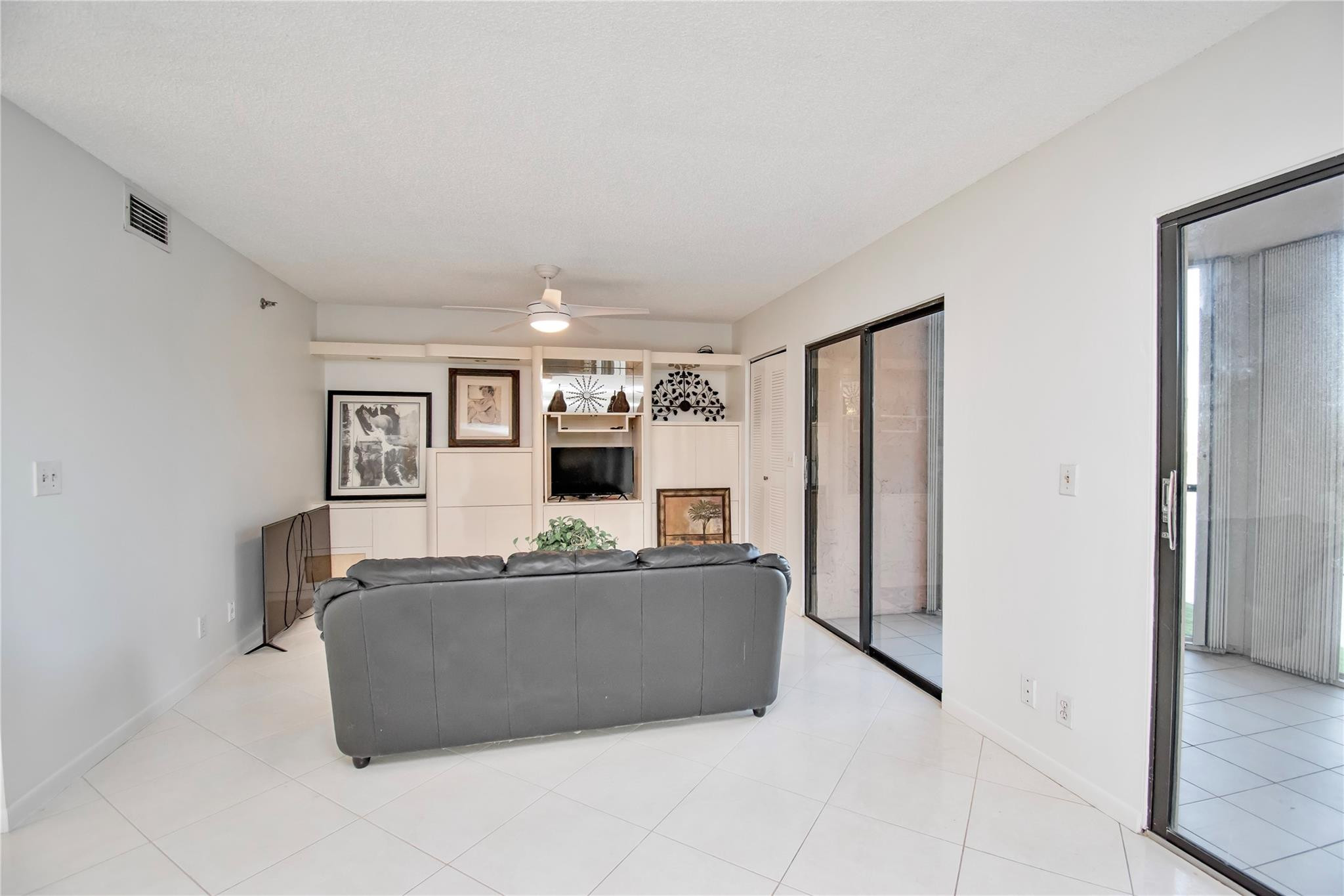 7360 S Oriole Blvd 407