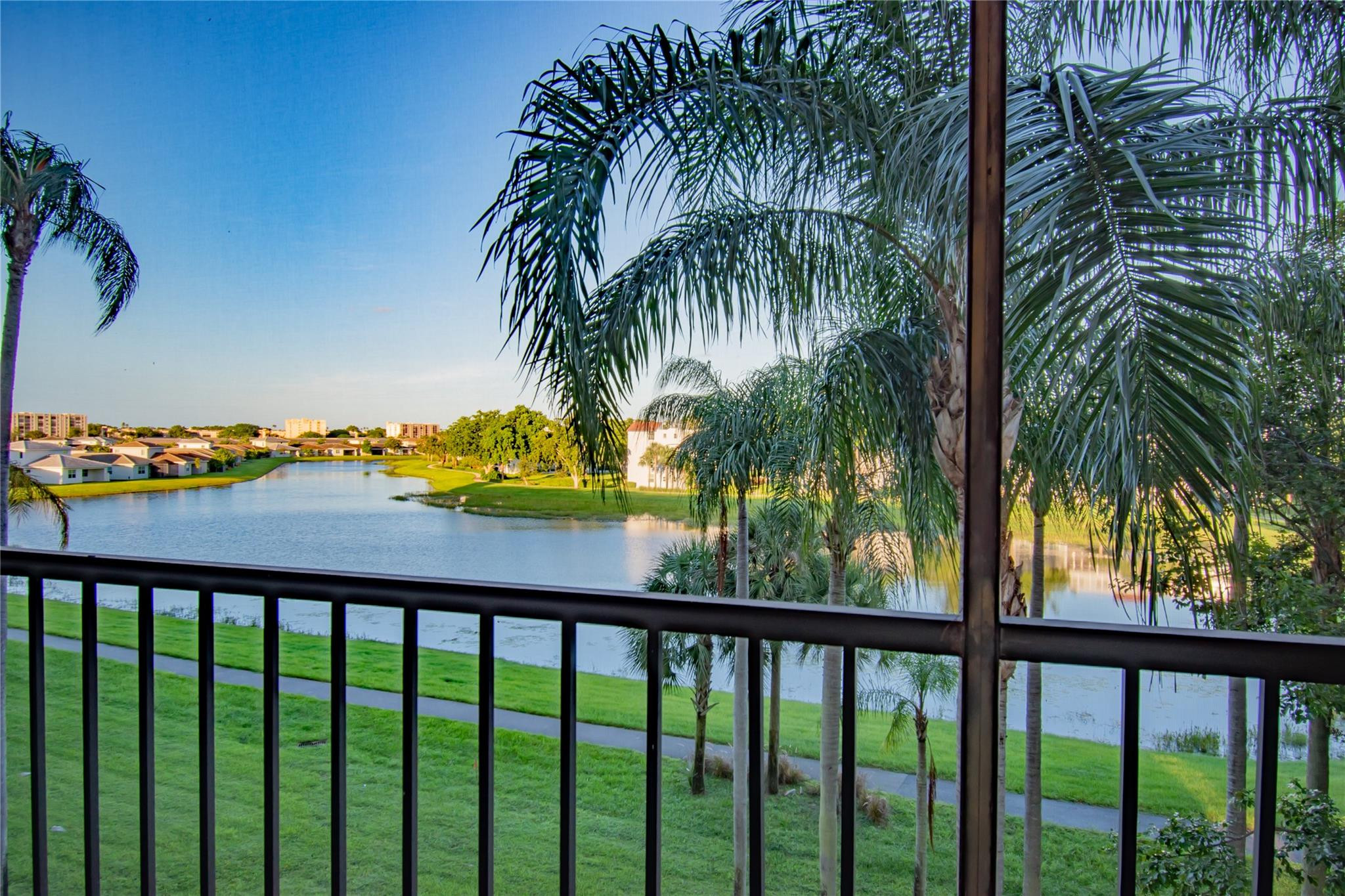 7360 S Oriole Blvd 407