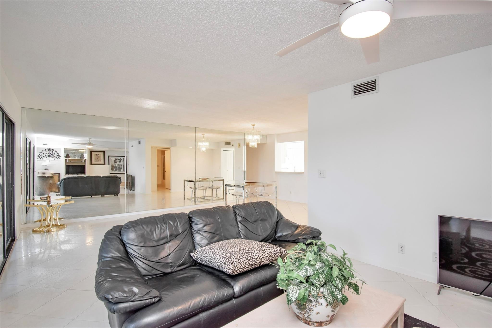 7360 S Oriole Blvd 407