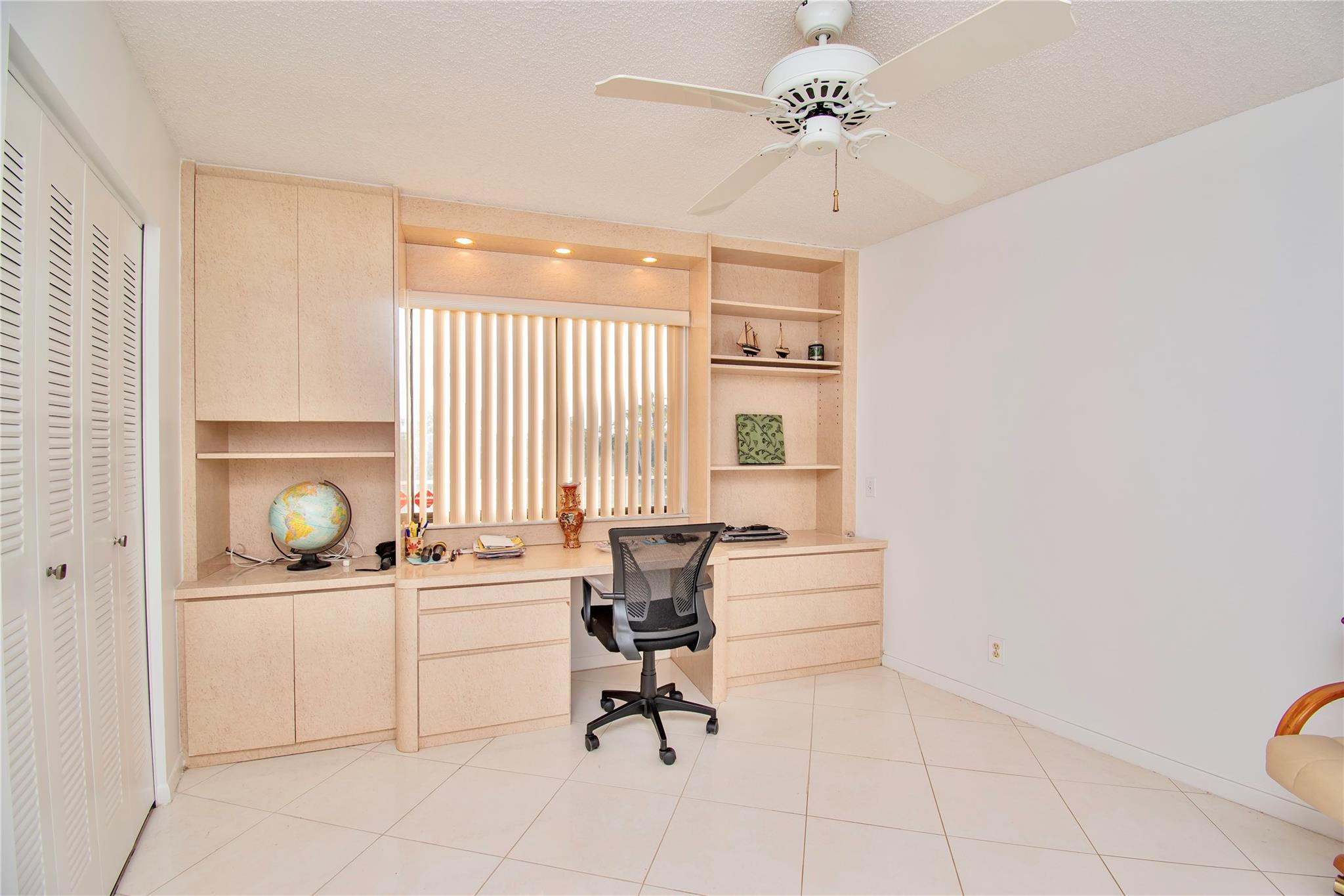 7360 S Oriole Blvd 407