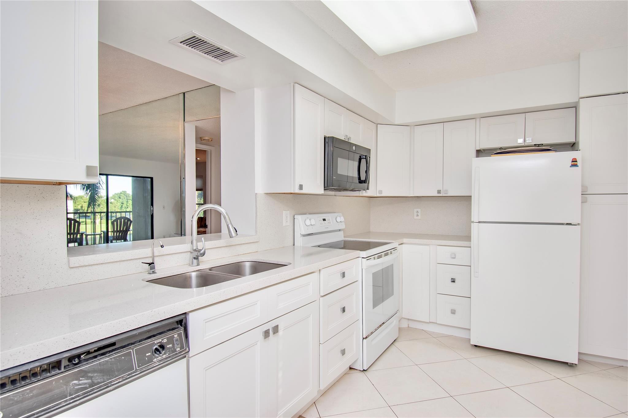 7360 S Oriole Blvd 407