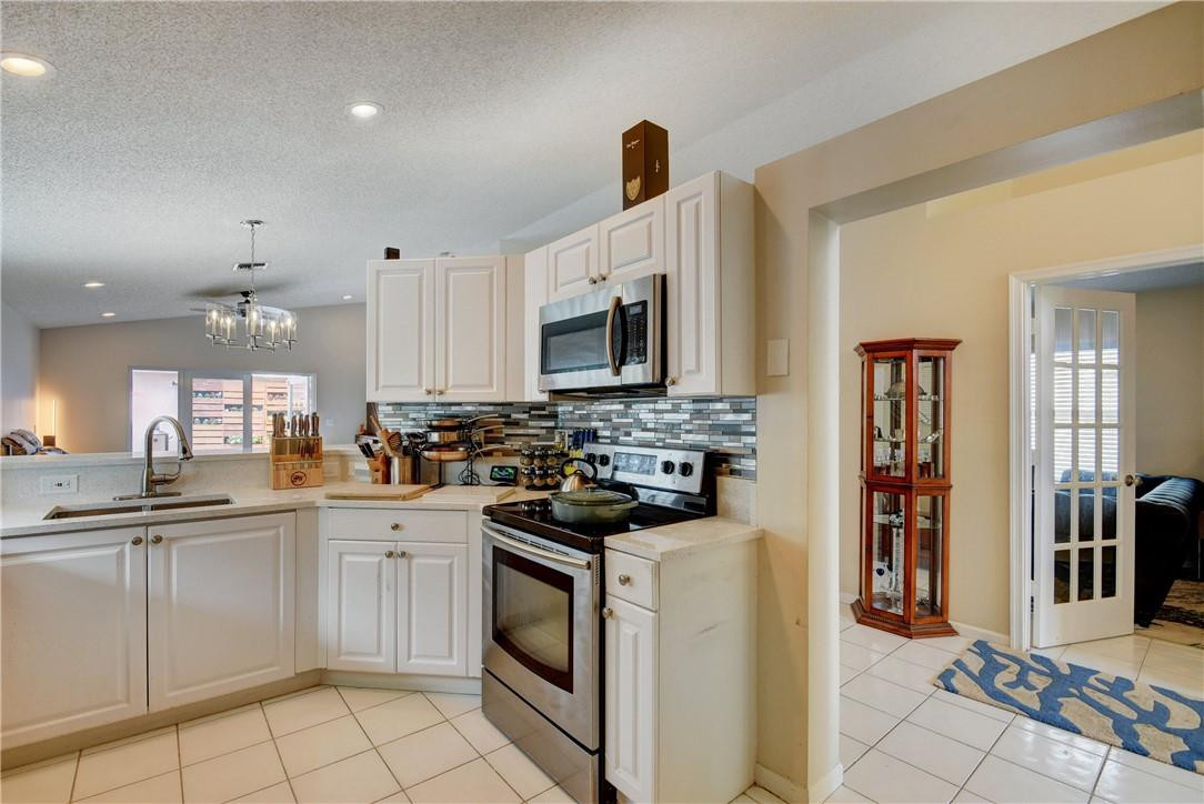 7703 Springfield Lake Dr