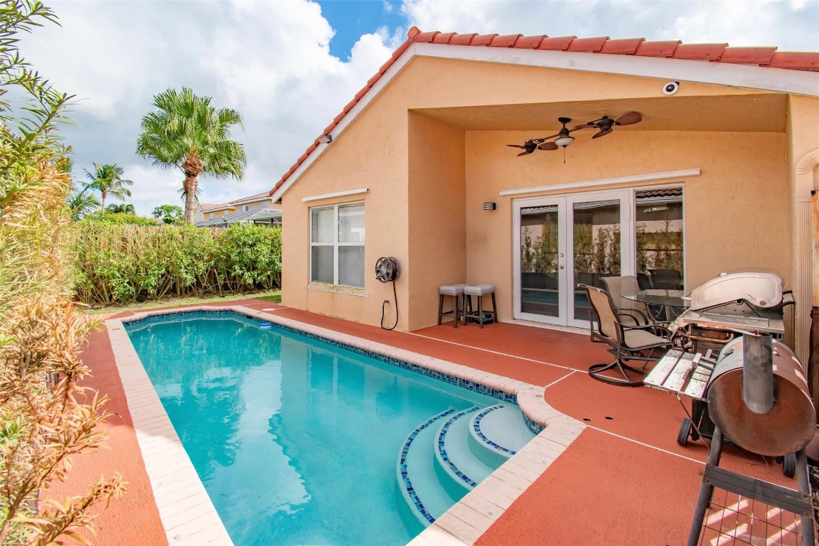 7703 Springfield Lake Dr