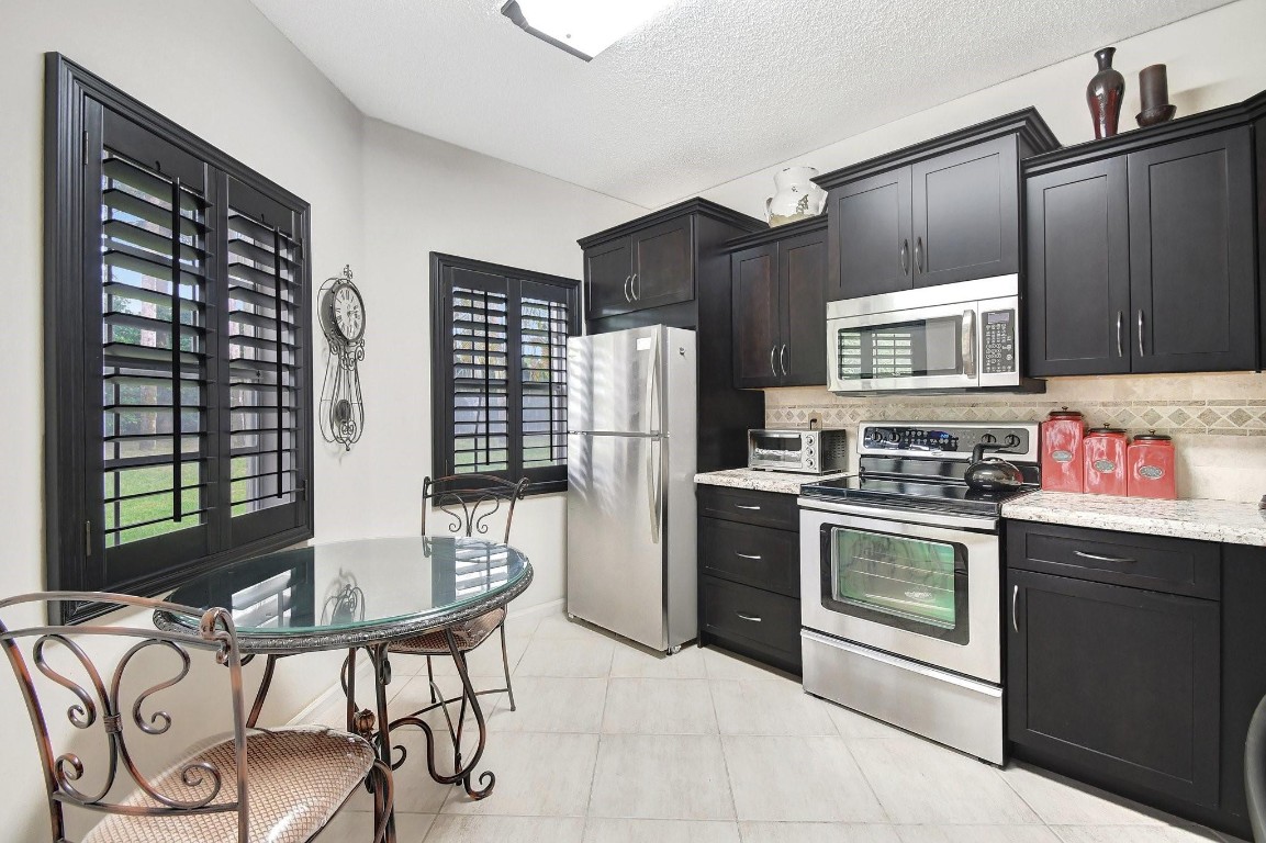 6510 Via Regina 6510