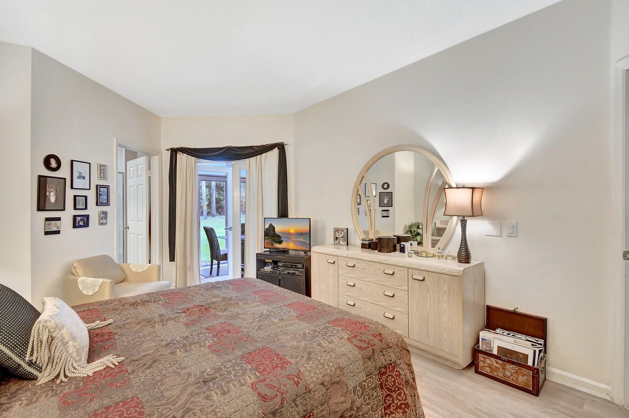 6510 Via Regina 6510