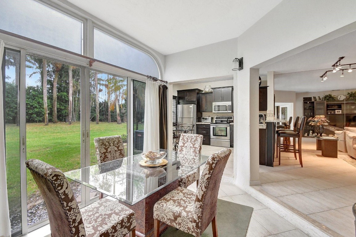 6510 Via Regina 6510