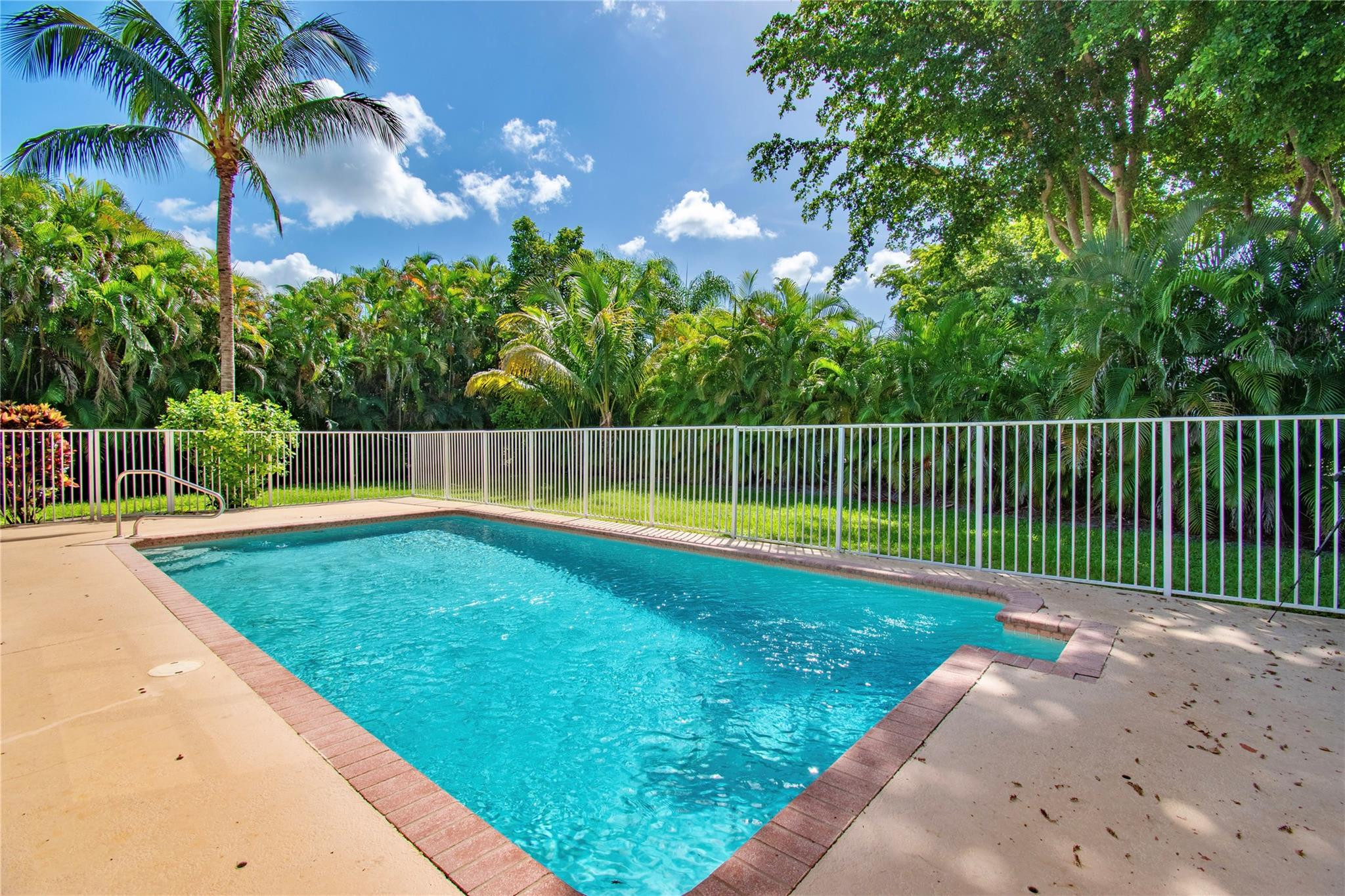 12280 Riverfalls Ct
